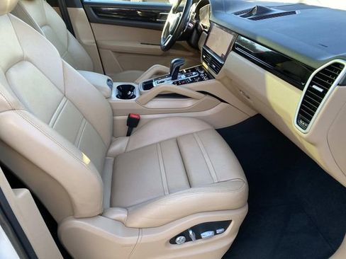 Used 2021 Porsche Cayenne image 17