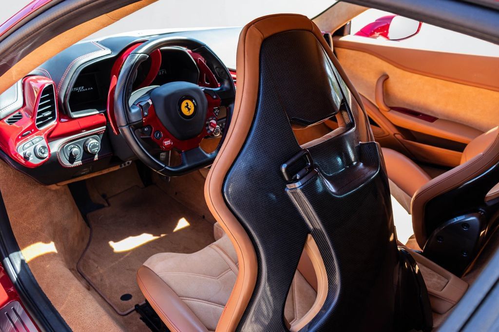 Used 2013 Ferrari 458 Italia Coupe RWD image 38