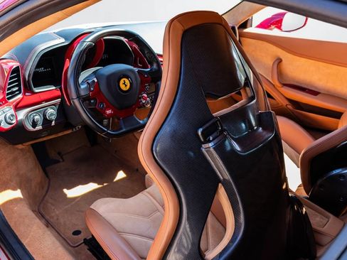 Used 2013 Ferrari 458 Italia Coupe RWD image 38