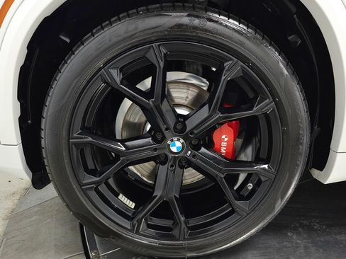 Used 2023 BMW X5 xDrive40i w/ M Sport Package AWD/4WD image 13