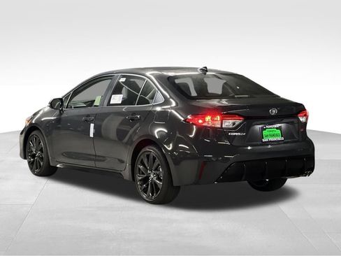 New 2026 Toyota Corolla SE image 3