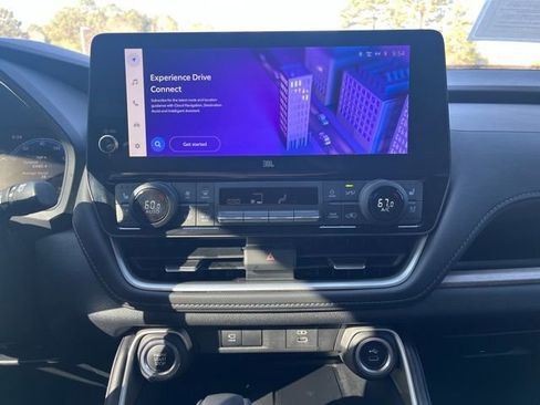 Used 2024 Toyota Grand Highlander Limited image 12