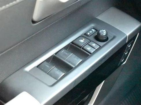 Used 2024 Toyota Tundra Limited AWD/4WD image 18
