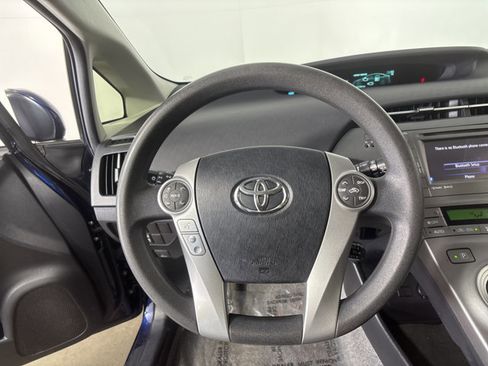 Used 2014 Toyota Prius Three image 21