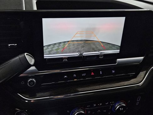 Used 2025 GMC Sierra 1500 Elevation image 17