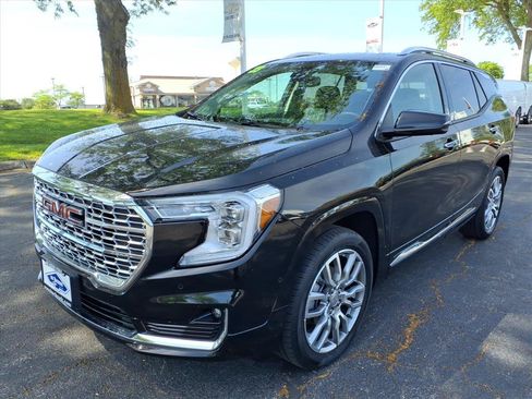 Used 2023 GMC Terrain Denali w/ Denali Premium Package AWD/4WD image 3