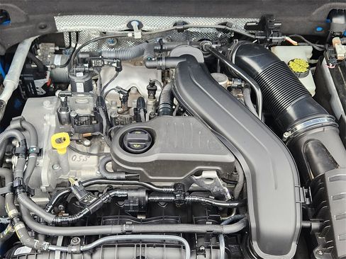 Used 2022 Volkswagen Taos SEL image 23