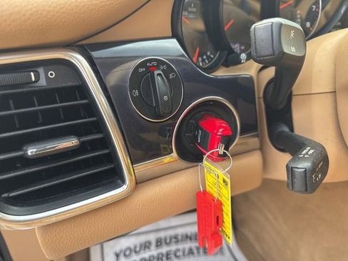 Used 2014 Porsche Panamera 4 image 34