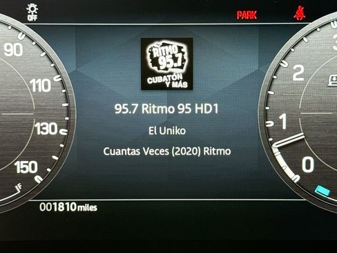 Used 2026 Land Rover Defender 110 X-Dynamic SE AWD/4WD image 11