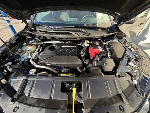 Used 2025 Nissan Rogue SV image 34