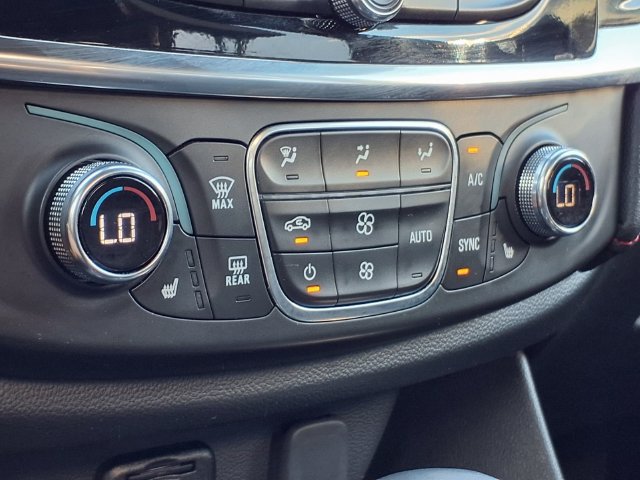Used 2023 Chevrolet Traverse RS AWD/4WD image 14