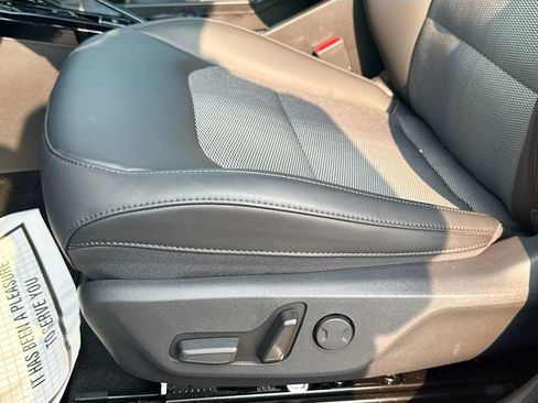 Certified 2025 Kia Niro EX FWD image 22