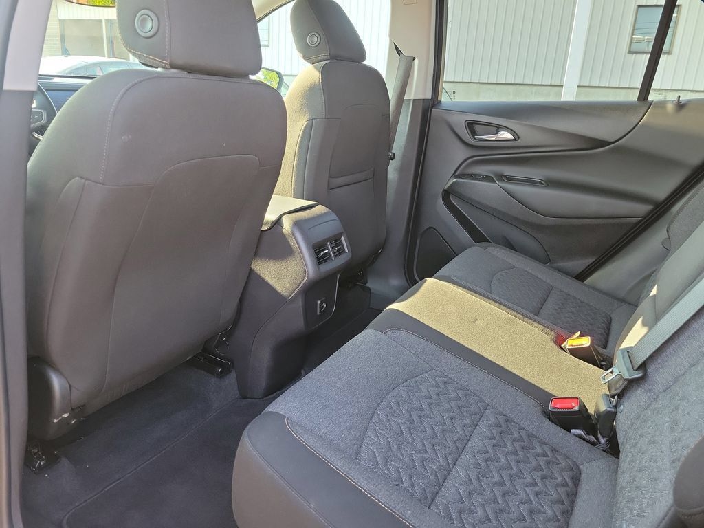 Used 2024 Chevrolet Equinox LT FWD image 17