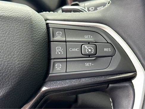 Certified 2022 Jeep Grand Cherokee Altitude image 17