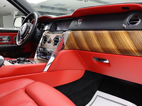 Used 2019 Rolls-Royce Cullinan AWD/4WD image 23