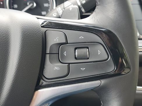Used 2023 Buick Enclave Essence w/ Experience Buick Package FWD image 11