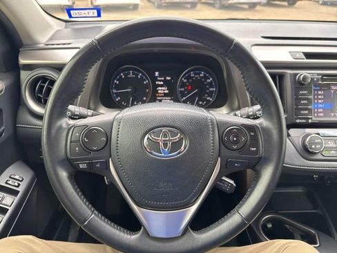 Used 2018 Toyota RAV4 XLE w/ Plus Extra Value Package FWD image 9