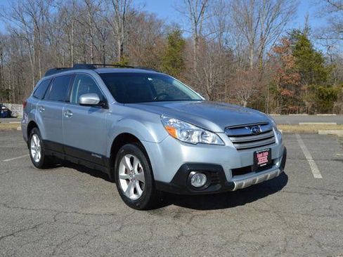 Used 2013 Subaru Outback 2.5i Limited w/ Moonroof Pkg image 3