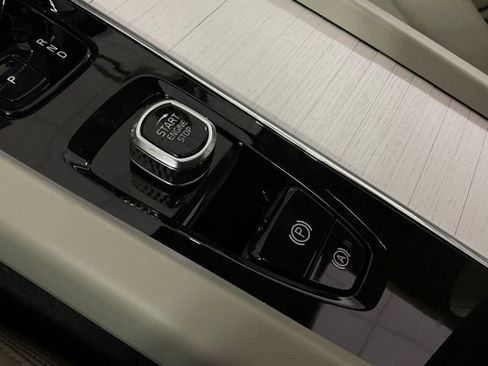 New 2026 Volvo XC60 B5 Ultra w/ Protection Package Premier image 23