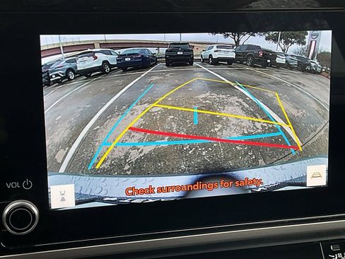 Used 2025 Toyota Camry LE image 30