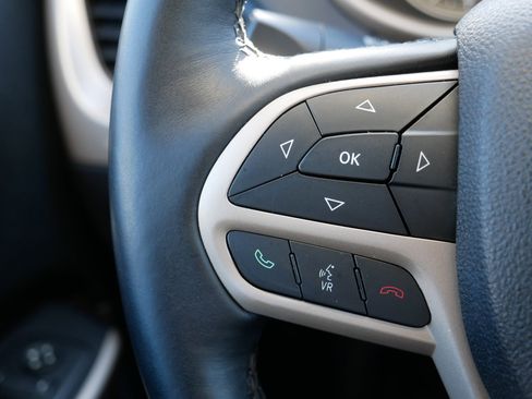 Used 2017 Jeep Cherokee Limited w/ Trailer Tow Group image 28