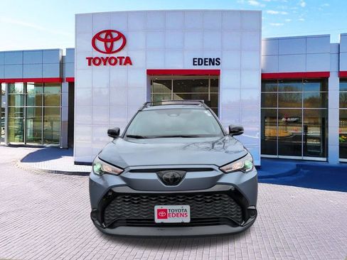Used 2025 Toyota Corolla Cross AWD Hybrid w/ Moonroof Package image 7
