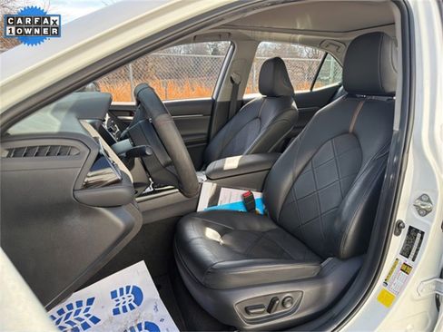 Used 2019 Toyota Camry XLE image 24