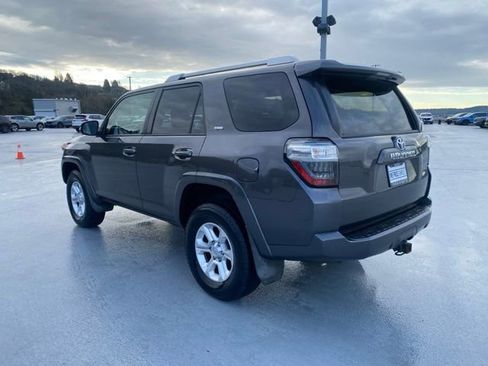 Used 2014 Toyota 4Runner SR5 Premium image 5