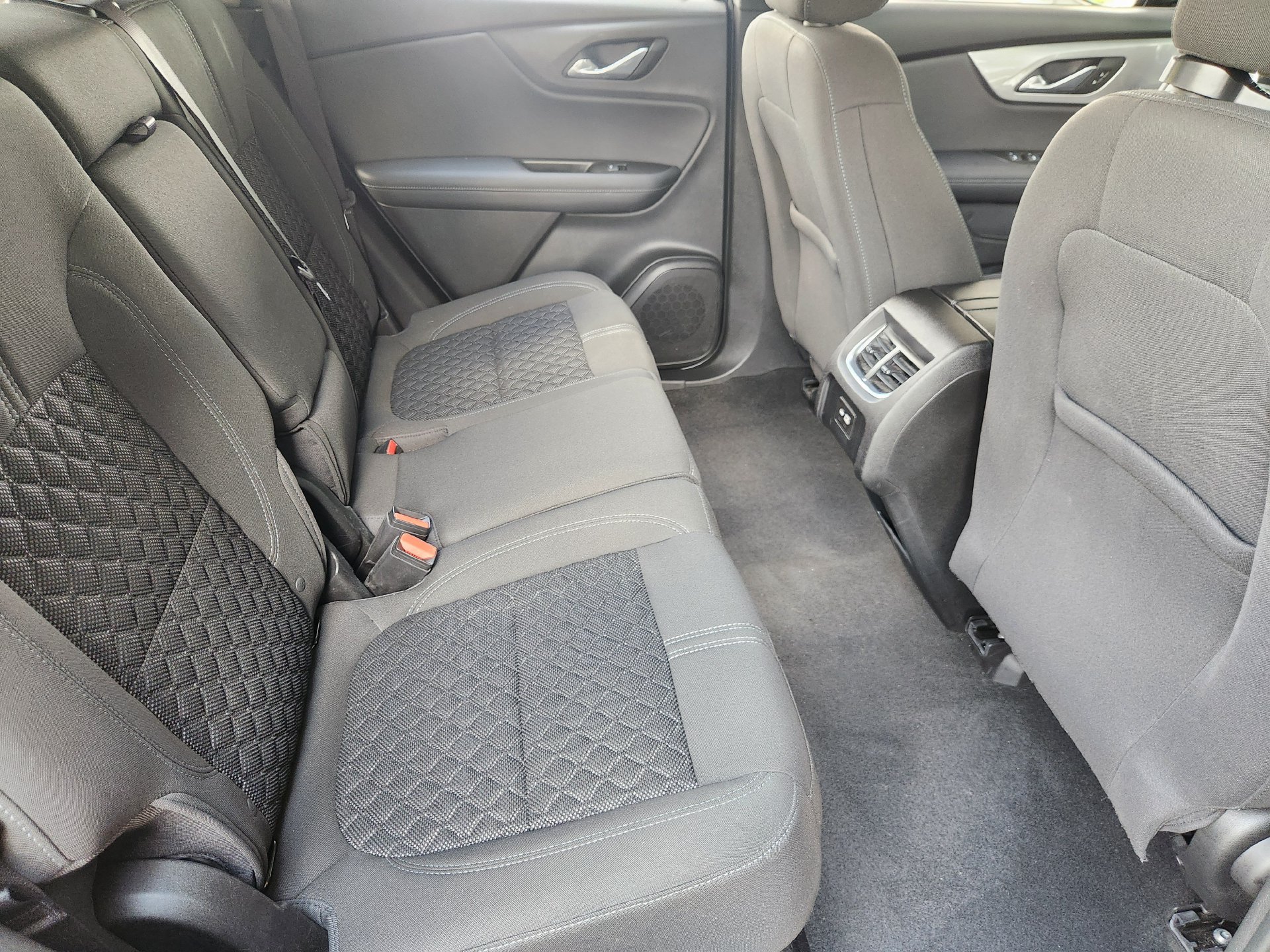 Used 2019 Chevrolet Blazer LT FWD image 30