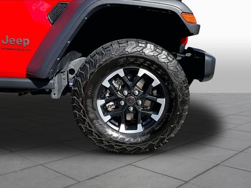 Used 2025 Jeep Wrangler Unlimited Rubicon AWD/4WD image 11