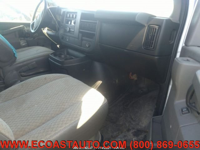 Used 2017 GMC Savana 2500 RWD image 7