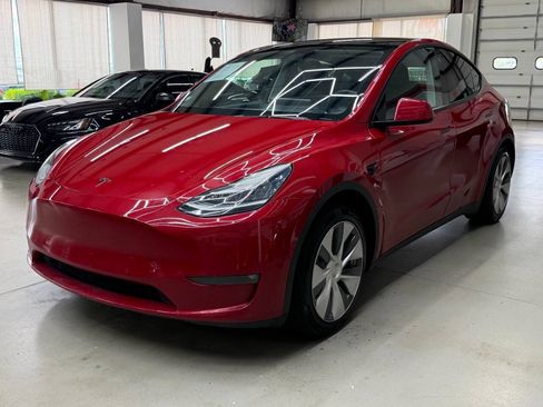 Used 2021 Tesla Model Y Long Range AWD/4WD image 5