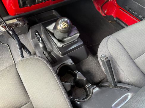 Used 2006 Jeep Wrangler X AWD/4WD image 24