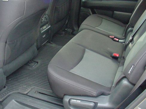 Used 2019 Nissan Pathfinder S image 21