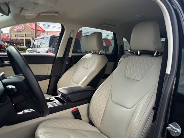 Used 2023 Ford Edge Titanium w/ Cargo Accessory Package AWD/4WD image 4