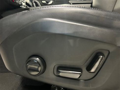 Certified 2024 Volvo XC60 B5 Core image 10