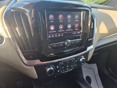 Used 2022 Chevrolet Traverse LS FWD image 13