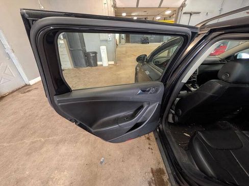 Used 2007 Volkswagen Passat 2.0T FWD image 24