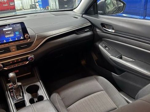 Used 2025 Nissan Altima 2.5 SV image 27