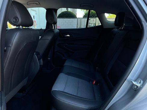 Used 2025 Chevrolet Trax LT image 11