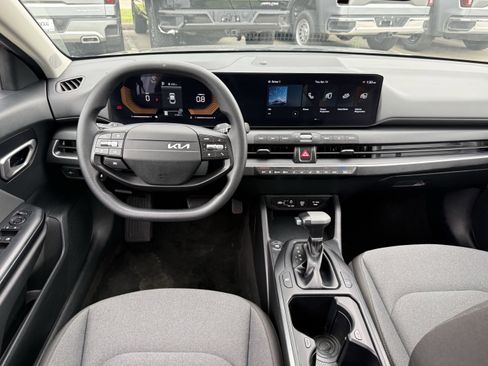 Used 2025 Kia K4 image 19