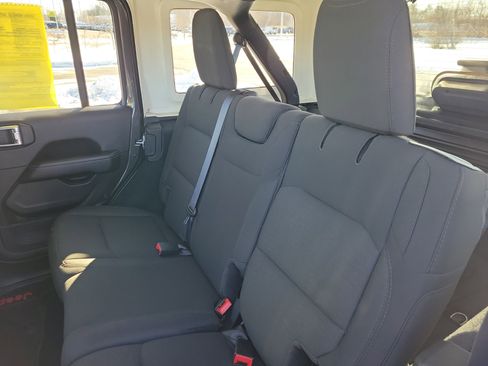 Used 2020 Jeep Wrangler Unlimited Sahara w/ Cold Weather Group image 16