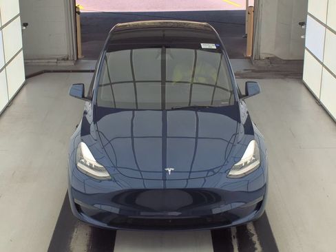 Used 2023 Tesla Model Y Long Range AWD/4WD image 2