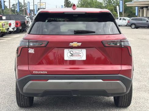 Used 2025 Chevrolet Equinox LT w/ Safety and Technology Package FWD image 10