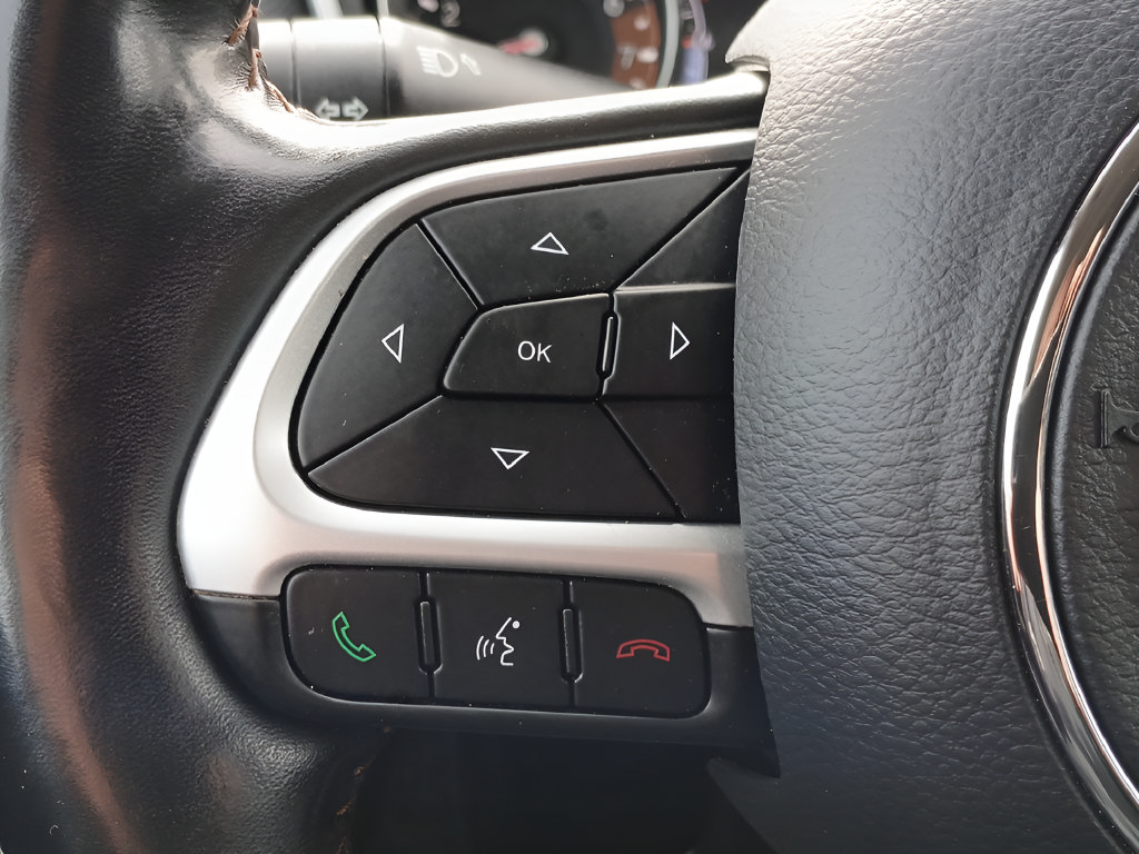 Used 2019 Jeep Compass Latitude w/ Popular Equipment Group AWD/4WD image 19