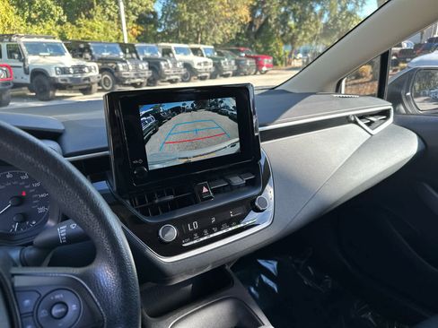 Used 2023 Toyota Corolla LE image 27