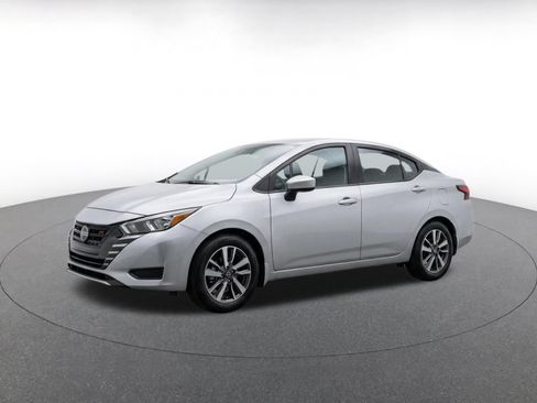 Used 2025 Nissan Versa SV FWD image 3