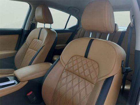 Used 2021 Nissan Sentra SV w/ SV Premium Package image 24