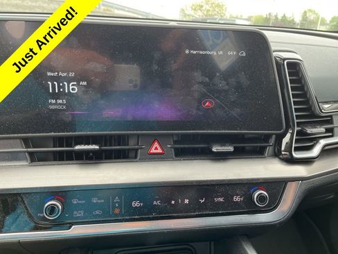 Used 2024 Kia Sportage EX image 12