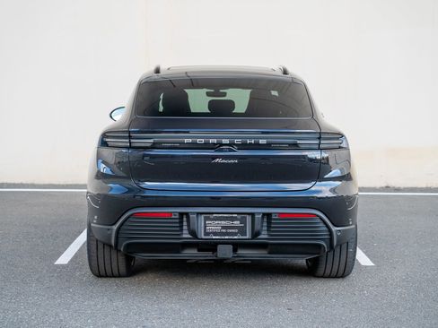 Used 2025 Porsche Macan Electric image 7